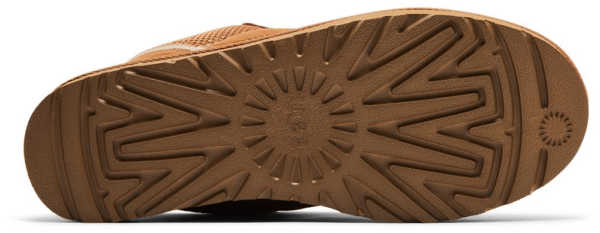 UGG Lowmel Chestnut - Image 3